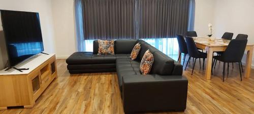 Echuca Apartment | Prime Location: Old Port Townhouse Near Major Attractions