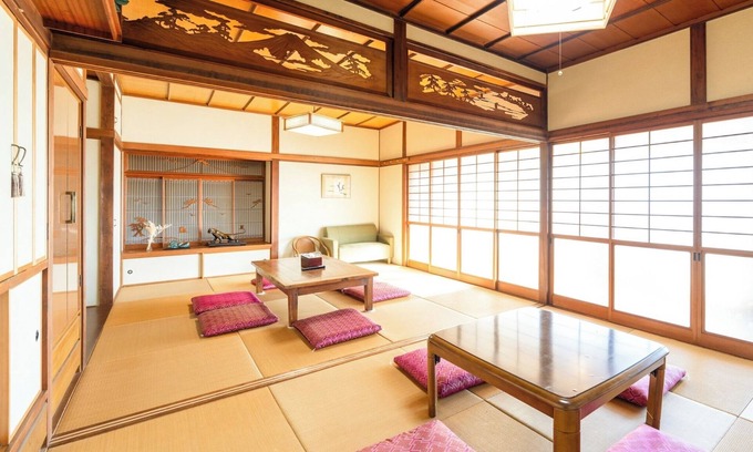 Kawatana-cho House | Cozy Retreat in Yokayo: Pet-Friendly Stay for 10 Guests