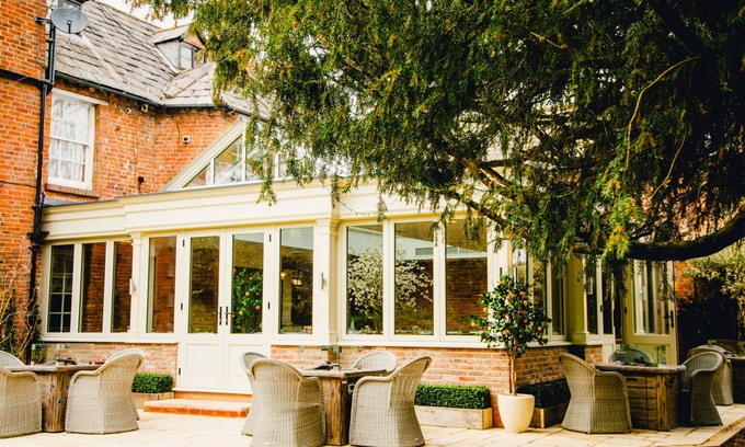 Putley Hotel | Charming Old Rectory House & Orangery Rooms with Breakfast