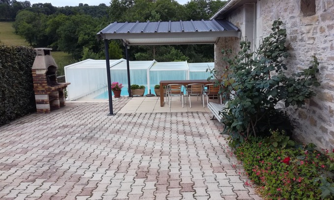 Mayrinhac-Lentour House | Charming Renovated Barn with Private Pool and Ocean View