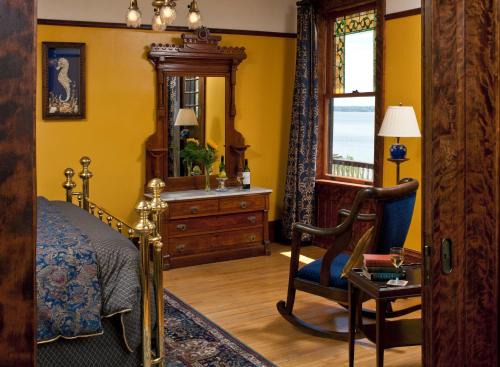 Bayfield Bed & Breakfast | Old Rittenhouse Inn: Exceptional Stay with Family-Friendly Amenities