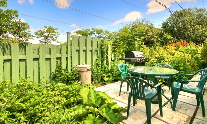 Neufchatel Est–Lebourgneuf House | Discover Espace Interessant: A Unique Quebec Retreat