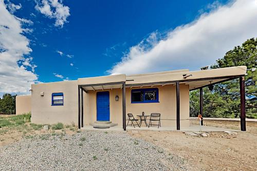 Santa Fe House | Comfortable Old Santa Fe Manor - Pet & Child Friendly Stay