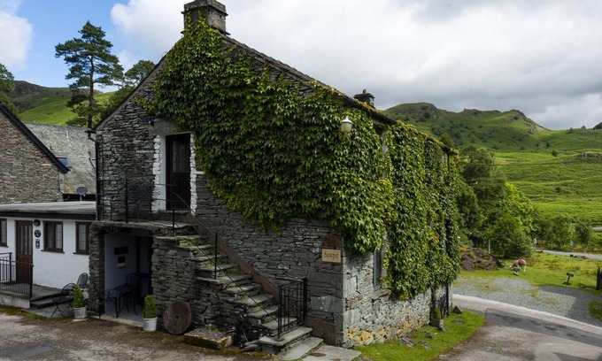 Elterwater Apartment | Cozy Old Sawpit - Two Bedroom Apartment, Ideal for Families