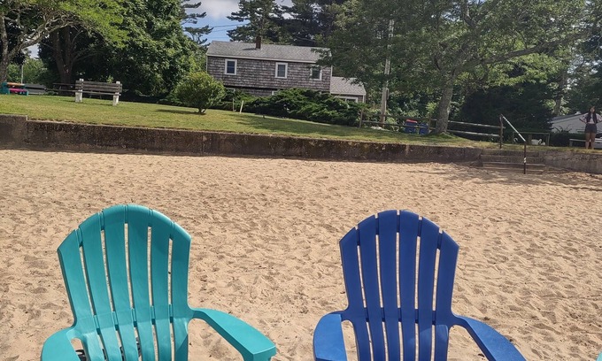 White Island Shores House | Family Fun Retreat on the Lake with BBQ and Pet-Friendly Stay