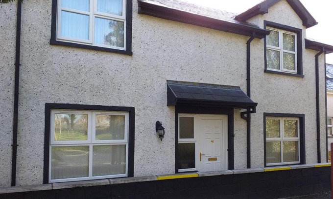 Belcoo Apartment | Experience Comfort at Old School House Belcoo – 9/10 Rated