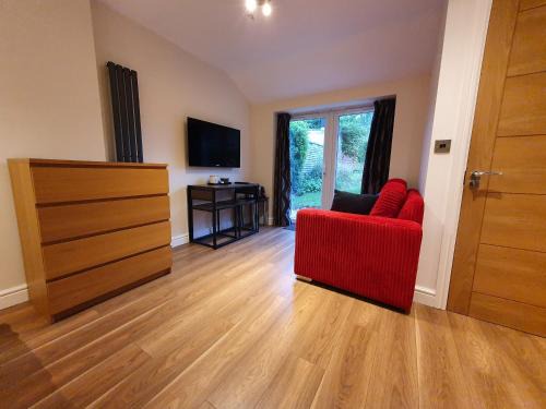 Newmarket Apartment | Cozy Old School House Studio with Breakfast & Family-Friendly Amenities