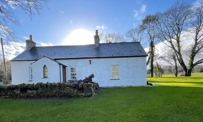 Ballynahinch Cottage | Old Stone Cottage - historical cottage with woodburner, great trails