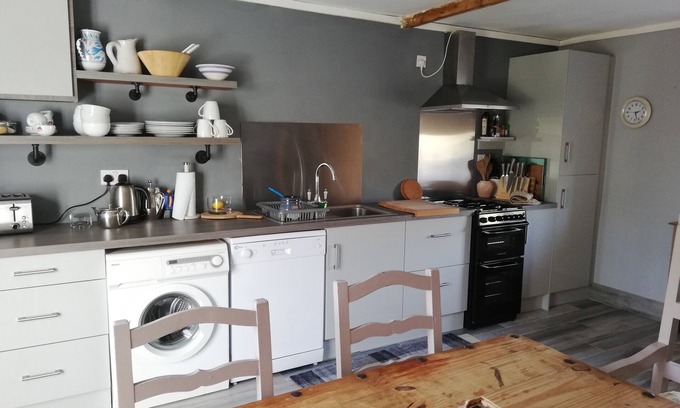 Killotteran House | Idyllic Old Stone Cottage Near Waterford, Cork, and Dublin
