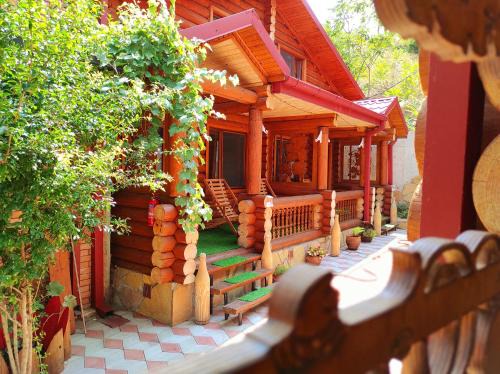 Tbilisi Apartment | Experience Old Tbilisi Villa Costa - Rated 10/10 & Family-Friendly