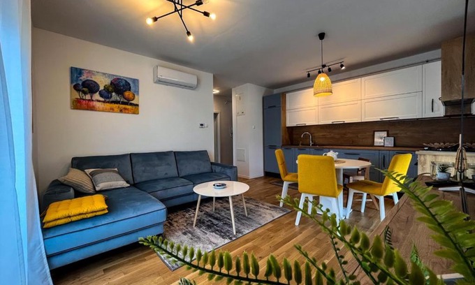 Durdevac Apartment | Discover Old Town Đurđevac: Free WiFi & Mini Zoo Access