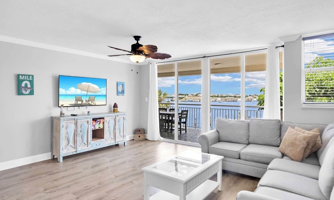 Meadows Condo | Modern Waterfront Corner Condo with Ocean View & Pool