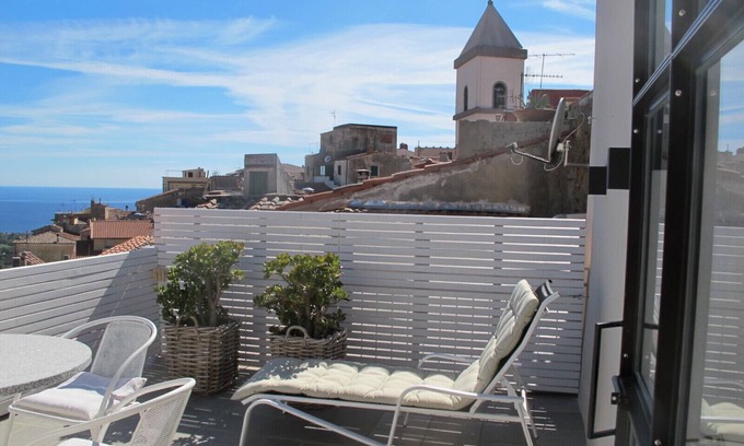 Capoliveri House | Exquisite Old Town House with Roof Terrace & Ocean Views
