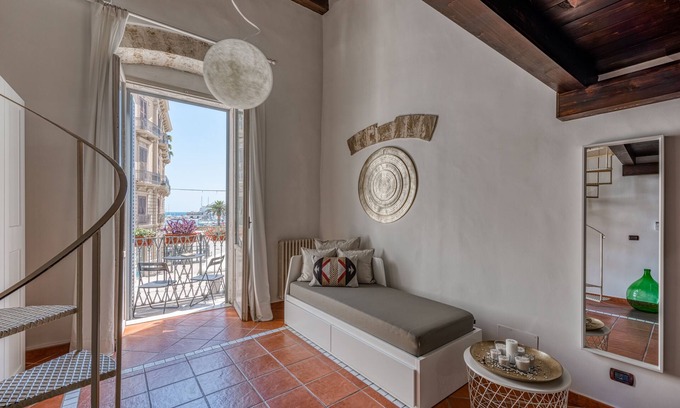 Old Town Apartment | Breathtaking Oceanfront Stay at Old Town Loft M8 Bari