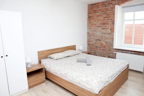 Poznan City Center Apartment | Discover Old Town Mystery: Family-Friendly Retreat Awaits
