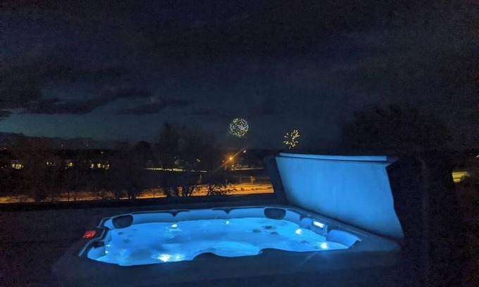Fort Collins House | Old Town North: Enjoy Bikes, Hot Tub & Rooftop Views