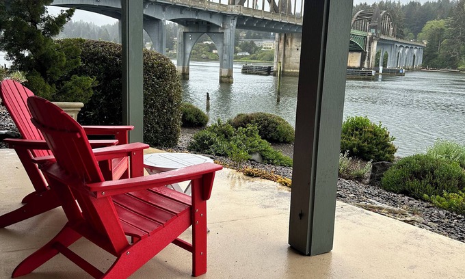 Florence Condo | Outstanding Old Town River Front Condo - Pet & Child Friendly
