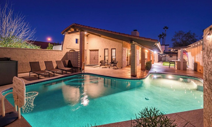 Cavalier Vista House | Stylish Scottsdale Retreat with Private Heated Pool & Golf