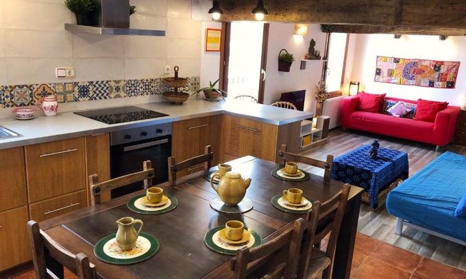 Lekeitio Apartment | Inviting Old Town Superbistak with Ocean View & Pool