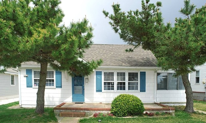 Avalon Cottage | Historic Avalon Cottage Steps from Downtown and Beach