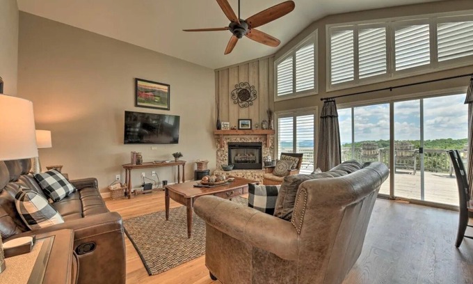 Roaring Gap House | Olde Beau Cottage: Breathtaking Views with Premier Amenities