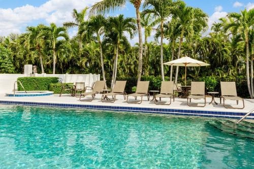 Marco Island Hotel | Experience Olde Marco Island Inn with Oceanfront Views