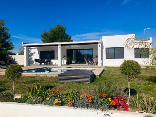 Sanlucar la Mayor Villa | OLE TÚ ANDALUCIA: Oceanfront Escape with Pool & Breakfast