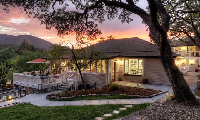 Glen Ellen Hotel | Olea Hotel: Guest Rated 9.8 with Pool and Spa Amenities