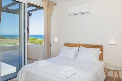 Kiparissia House | Cozy Olea House Kyparissia with Ocean View, Steps from Sea