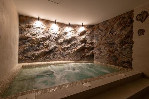Split Bed & Breakfast | Olea Luxury Rooms & Spa