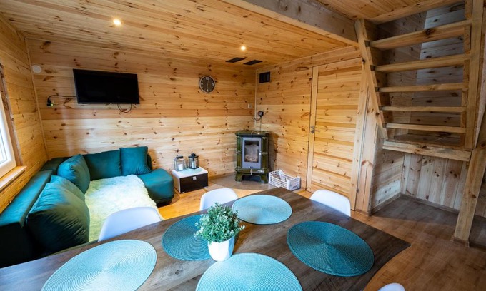 Biskupiec House | Oleandria Domek z Kominkiem - Pet & Child Friendly Retreat