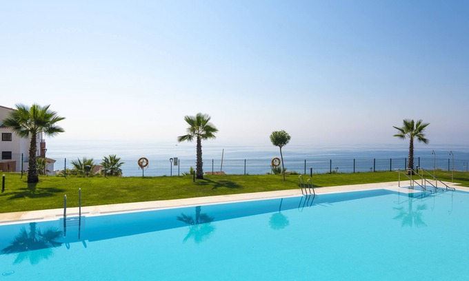 Torrox Costa Hotel | Discover Olee Torrox Costa: Poolside Retreat for Families