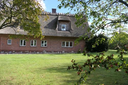 Hellert House | Discover Olendeel: Family-Friendly 4-Star Accommodation