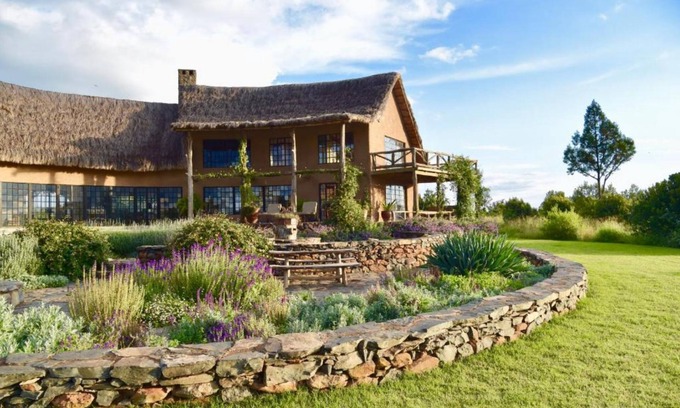 Nanyuki Hotel | Discover Olepangi Farm: Family-Friendly Retreat with Kitchen