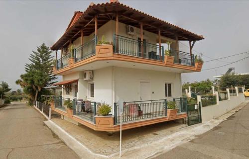 Kourouta House | Discover Olga's Garden Home - Douneika, Pet Friendly Retreat