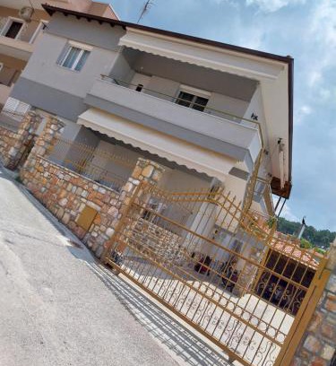 Polygyros Apartment | Family-Friendly OLGAS House No. 1 in Polygyros, Rated 9.8