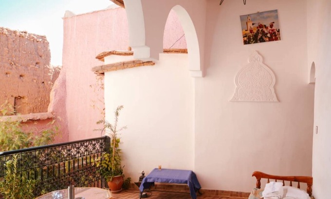 Tinghir House | Relax at Oliban Guest House with Spa and Hot Tub Amenities