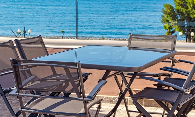 Maleme Hotel | Relax at Oliva Beach Studios & Apartments with Ocean Views