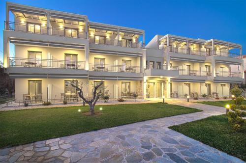 Nikita Apartment | Discover Oliva Suites: Family-Friendly Stay with 9.7 Rating
