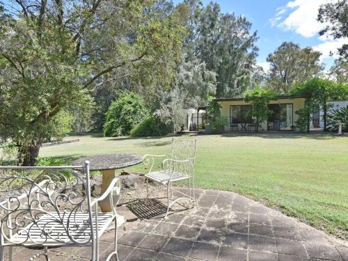 Pokolbin House | Cozy Olive Grove 1 Studio – Guest Rated 9.1/10