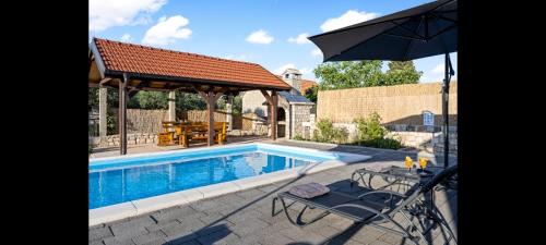 Drinovci Villa | Elegant Olive Tree House with Pool and Ocean View