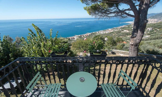 Lavagna Bed & Breakfast | Relaxing Olivenere Villa Agriturismo: Spa & Child-Friendly Stay
