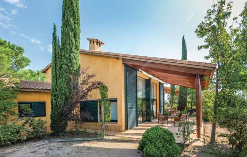 Capmany Villa | Oliver Conti: Oceanfront Retreat with 9.5/10 Guest Rating