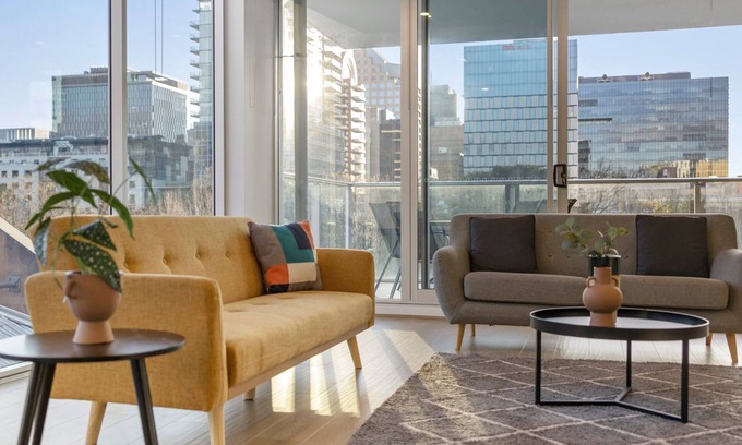 Adelaide Central Business District Apartment | Discover Oliver - The Hindmarsh Skyline Retreat Awaits