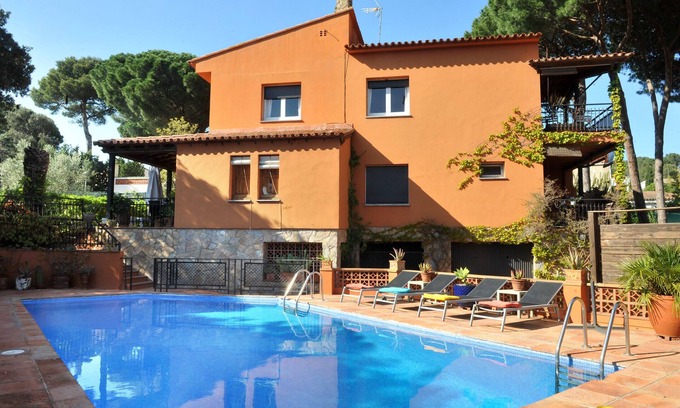 L'Escala House | Olives: Relaxing Retreat with Pool Near Cala Montgó