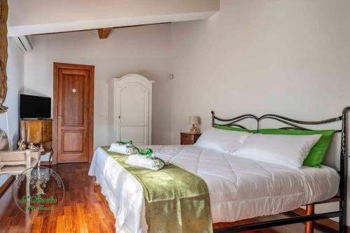 Borghesiana Apartment | Experience Oliveto Relax: 4-Star Retreat with Hot Tub