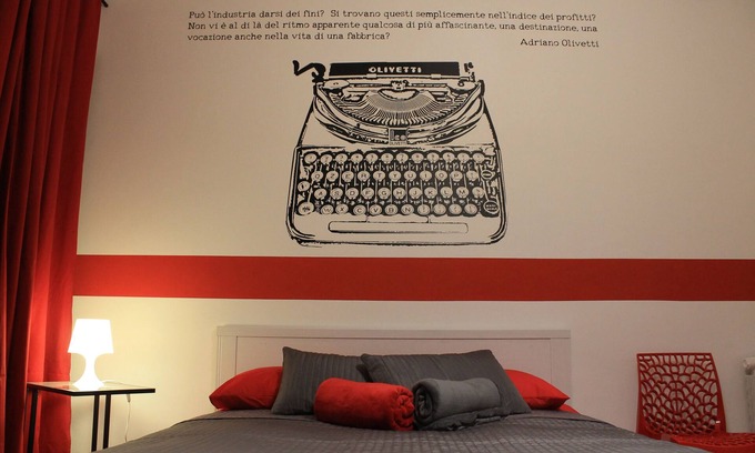 Ivrea House | Cozy Olivetti Room with Shared Bathroom & Breakfast Included