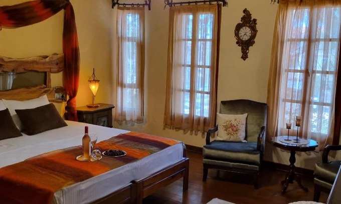 Ayvalik City Center House | Cozy Olivia 1845 Guest House in Beautiful Ayvalık
