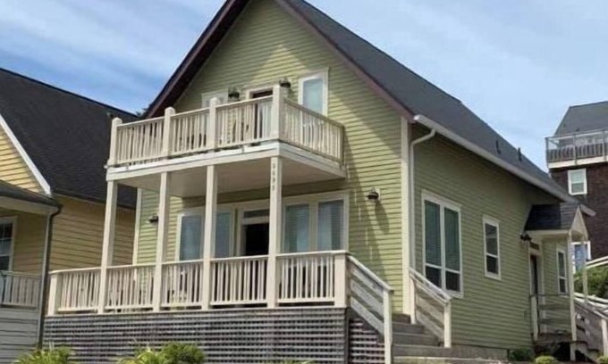 Olivia Beach House | Beachfront Olivia Parkside House with Hot Tub & Pool Access