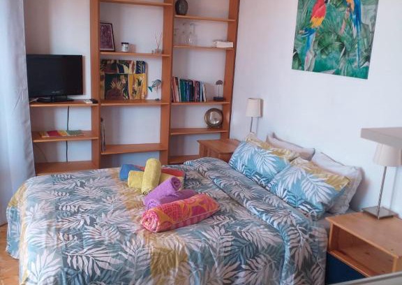 Sitges Town Center Apartment | Olivia: Guest Rated 10/10 with Oceanfront Pet-Friendly Stay